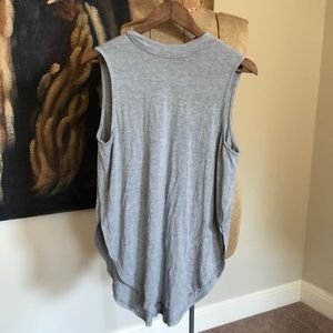Gray t shirt